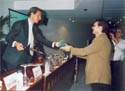 Imagen: El Ministro de Ciencia y Tecnolog�a Excmo. Sr. D. Juan Costa hace entrega de los premios de la Asociaci�n durante Mundo Internet 2004
