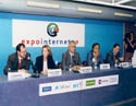 Imagen: Exc. Sr. D. Joan Clos, Alcalde de Barcelona, D. Carlos Mart�n Badell Comisionado para la Sociedad de la informaci�n de la Generalitat, D� El�sa Robles Fraga Directora de Industria en expointernet 1999.