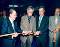 Imagen: Exc. Sr. Tr�as, Conseller de Presidencia de la Generalitat de Catalu�a, Exc. Sr. D. Joan Clos, Alcalde de Barcelona, y D. Antoni Negre Presidente de la Cambra en expointernet  1997.
